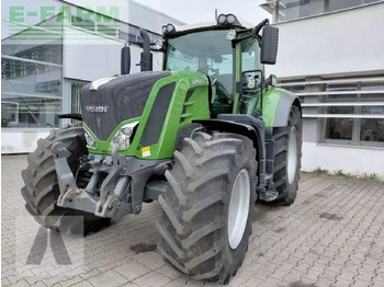 Ciągnik rolniczy FENDT 828 Vario