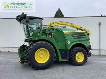 Sieczkarnia JOHN DEERE 8400
