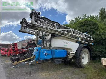 Opryskiwacz przyczepiany