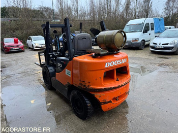 Wózek widłowy gazowy DOOSAN