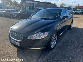 Samochód osobowy JAGUAR