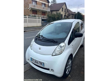 Samochód osobowy PEUGEOT