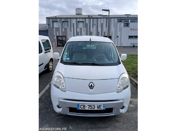 Samochód osobowy RENAULT