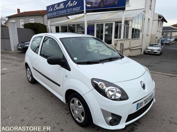 Samochód osobowy RENAULT