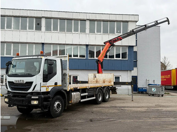 Samochód ciężarowy skrzyniowy/ Platforma IVECO Trakker