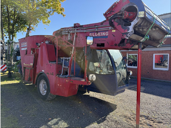 Wóz paszowy SILOKING