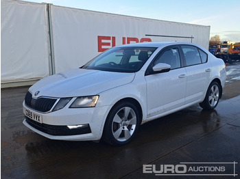 Samochód osobowy ŠKODA