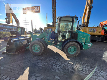 Ładowarka kołowa CATERPILLAR 906M