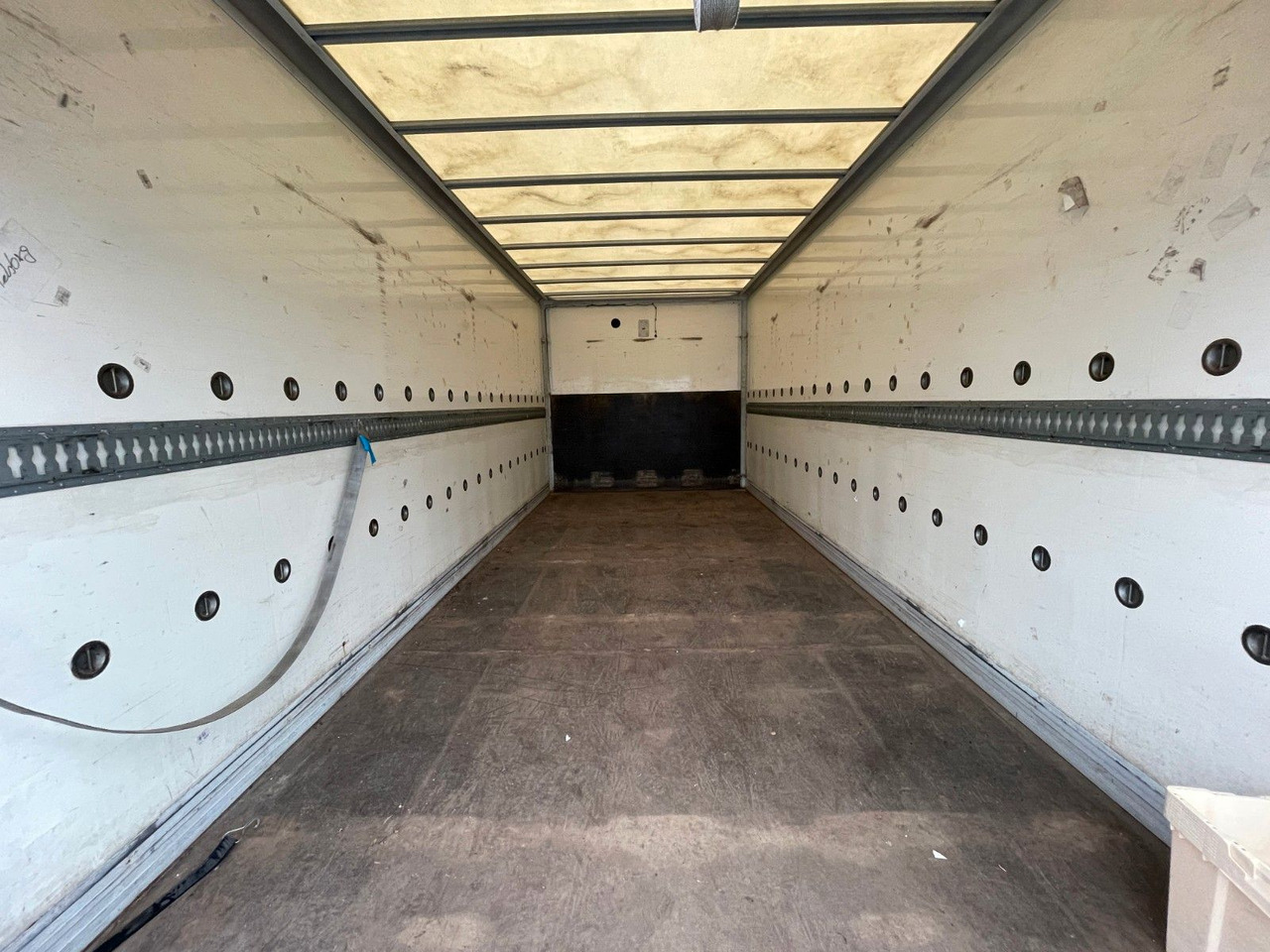 Iveco ML75E18 Blumen Koffer LBW Klimaanlage EEV ML80 Iveco ML75E18 Blumen Koffer LBW Klimaanlage EEV ML80 - Dostawczy kontener: zdjęcie 5 Iveco ML75E18 Blumen Koffer LBW Klimaanlage EEV ML80 Iveco ML75E18 Blumen Koffer LBW Klimaanlage EEV ML80 - Dostawczy kontener: zdjęcie 5