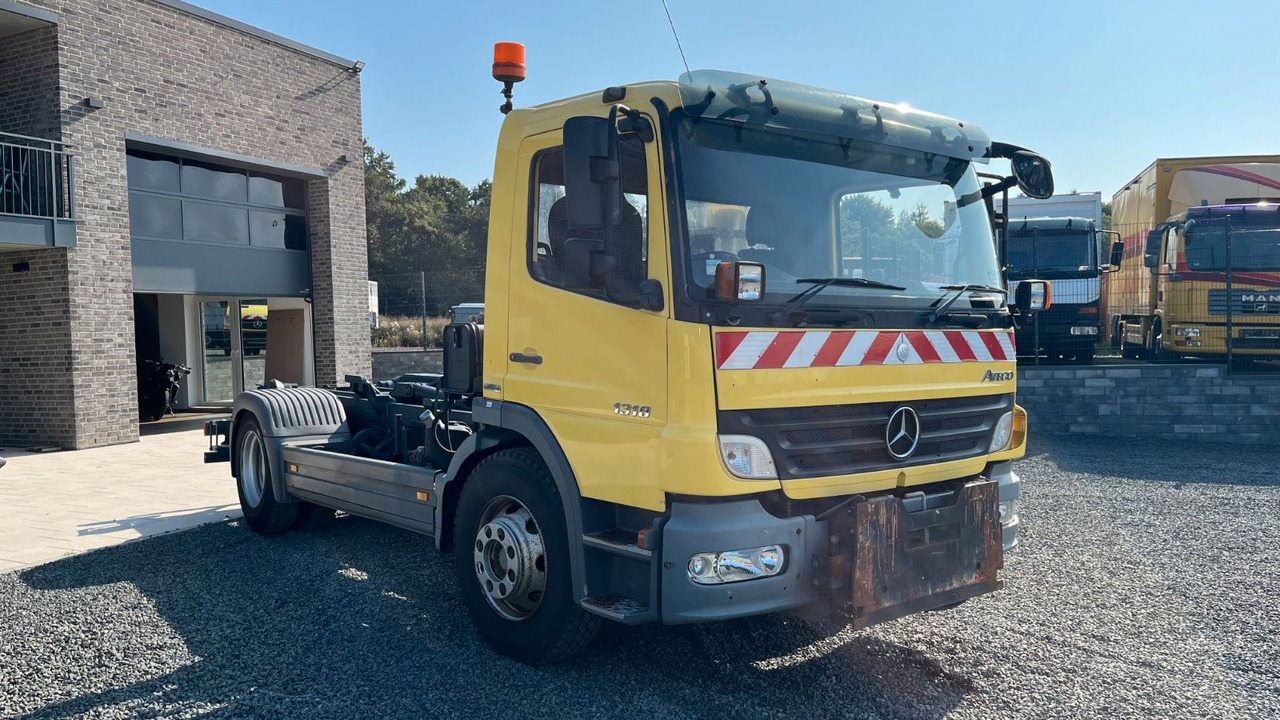 Mercedes-Benz 1318 1218 Abrollkipper Mercedes-Benz 1318 1218 Abrollkipper - Ciężarówka hakowiec: zdjęcie 3 Mercedes-Benz 1318 1218 Abrollkipper Mercedes-Benz 1318 1218 Abrollkipper - Ciężarówka hakowiec: zdjęcie 3