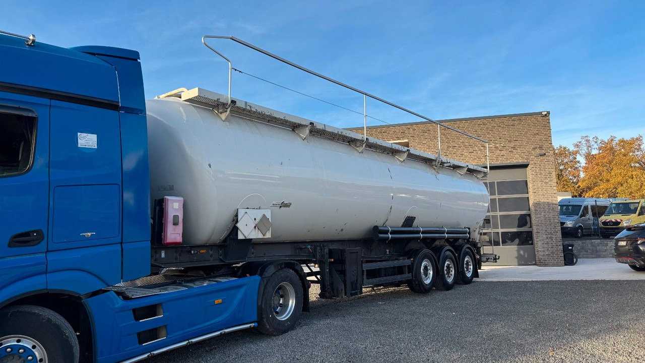 Spitzer SK 2760 CAL GGVS 60m³ Kippsilo - Naczepa silos: zdjęcie 1 Spitzer SK 2760 CAL GGVS 60m³ Kippsilo - Naczepa silos: zdjęcie 1