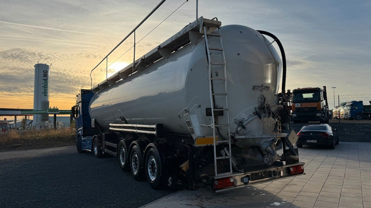 Spitzer SK 2760 CAL GGVS 60m³ Kippsilo - Naczepa silos: zdjęcie 2 Spitzer SK 2760 CAL GGVS 60m³ Kippsilo - Naczepa silos: zdjęcie 2