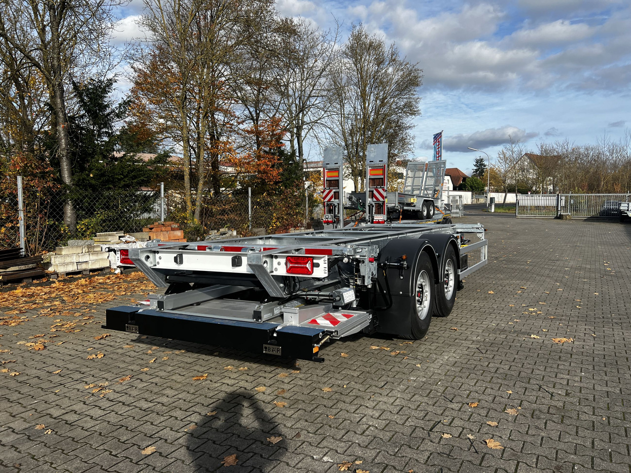 Möslein BDF Tandem- BDF- Wechselanhänger mit Ladebordwand - Przyczepa kontenerowiec/ System wymienny: zdjęcie 5 Möslein BDF Tandem- BDF- Wechselanhänger mit Ladebordwand - Przyczepa kontenerowiec/ System wymienny: zdjęcie 5