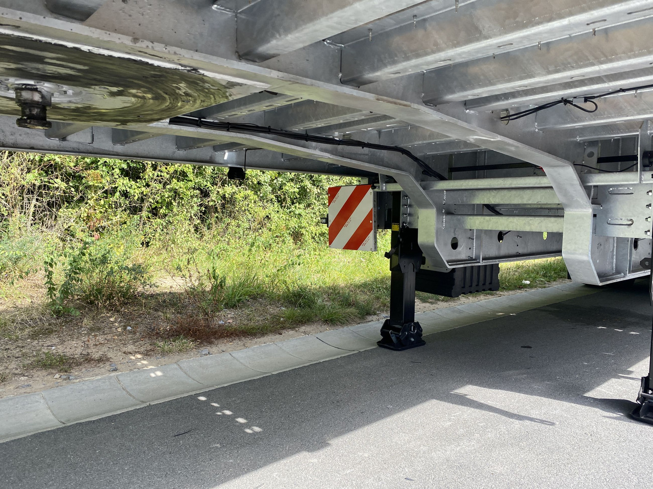 Möslein ST 3-Plato 9,4 3 Achs Satteltieflader Plato 45 t GGfür Fertigteile, Baumaschinen oder Container - Naczepa niskopodwoziowa: zdjęcie 5 Möslein ST 3-Plato 9,4 3 Achs Satteltieflader Plato 45 t GGfür Fertigteile, Baumaschinen oder Container - Naczepa niskopodwoziowa: zdjęcie 5