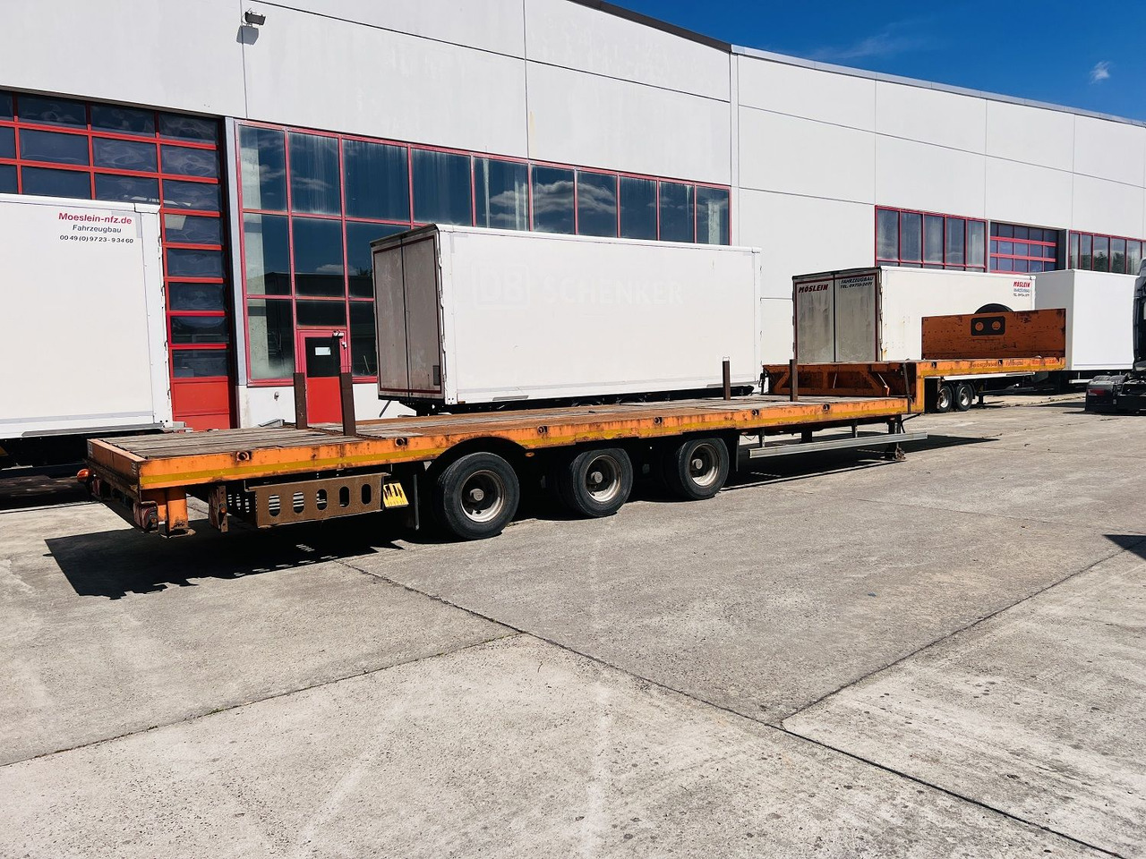 Möslein STO 3 Schwebheim 3 Achs Satteltieflader Plato 45 t GGfür Fertigteile, Baumaschinen oder Container - Naczepa niskopodwoziowa: zdjęcie 2 Möslein STO 3 Schwebheim 3 Achs Satteltieflader Plato 45 t GGfür Fertigteile, Baumaschinen oder Container - Naczepa niskopodwoziowa: zdjęcie 2