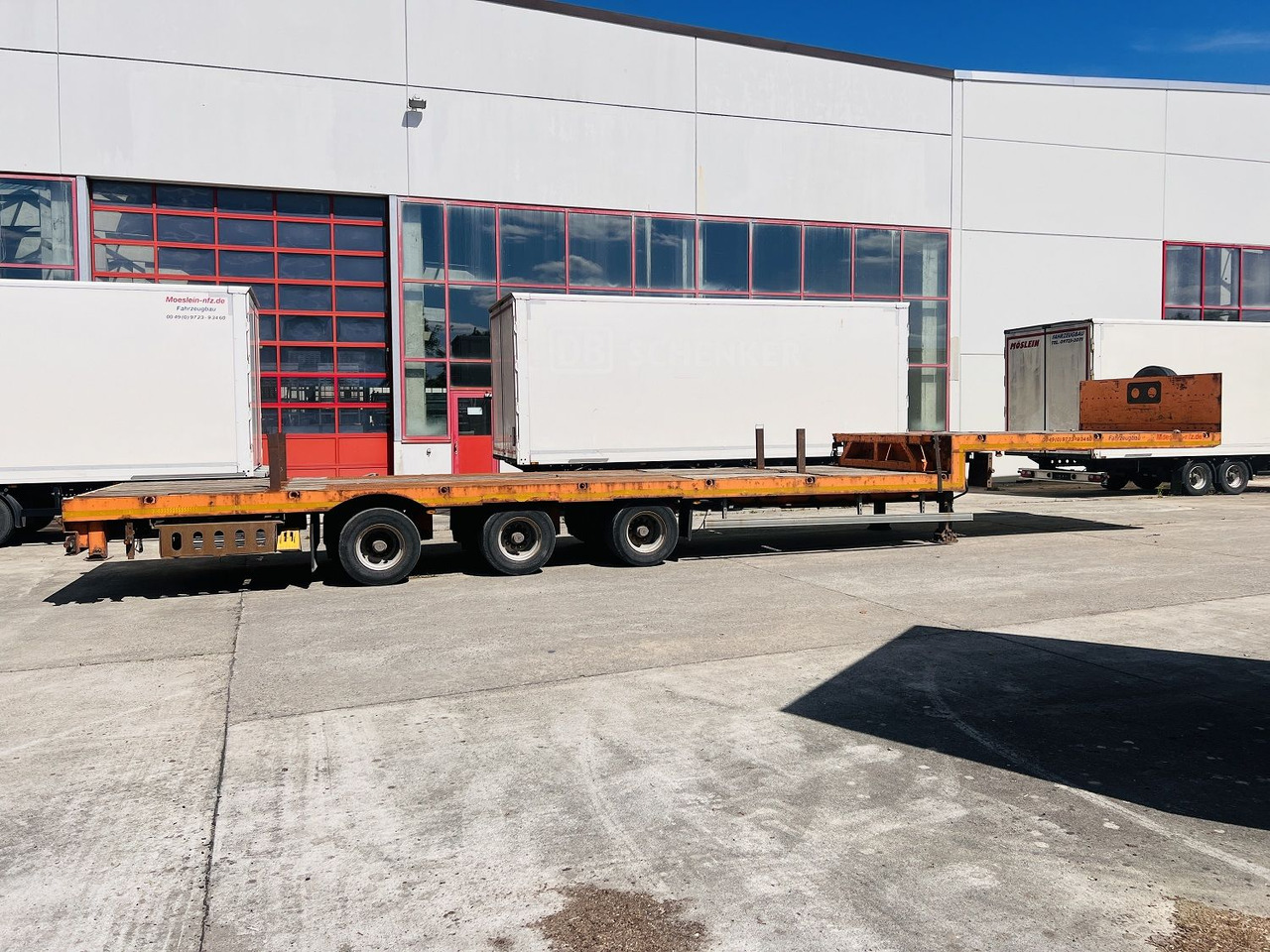 Möslein STO 3 Schwebheim 3 Achs Satteltieflader Plato 45 t GGfür Fertigteile, Baumaschinen oder Container - Naczepa niskopodwoziowa: zdjęcie 1 Möslein STO 3 Schwebheim 3 Achs Satteltieflader Plato 45 t GGfür Fertigteile, Baumaschinen oder Container - Naczepa niskopodwoziowa: zdjęcie 1