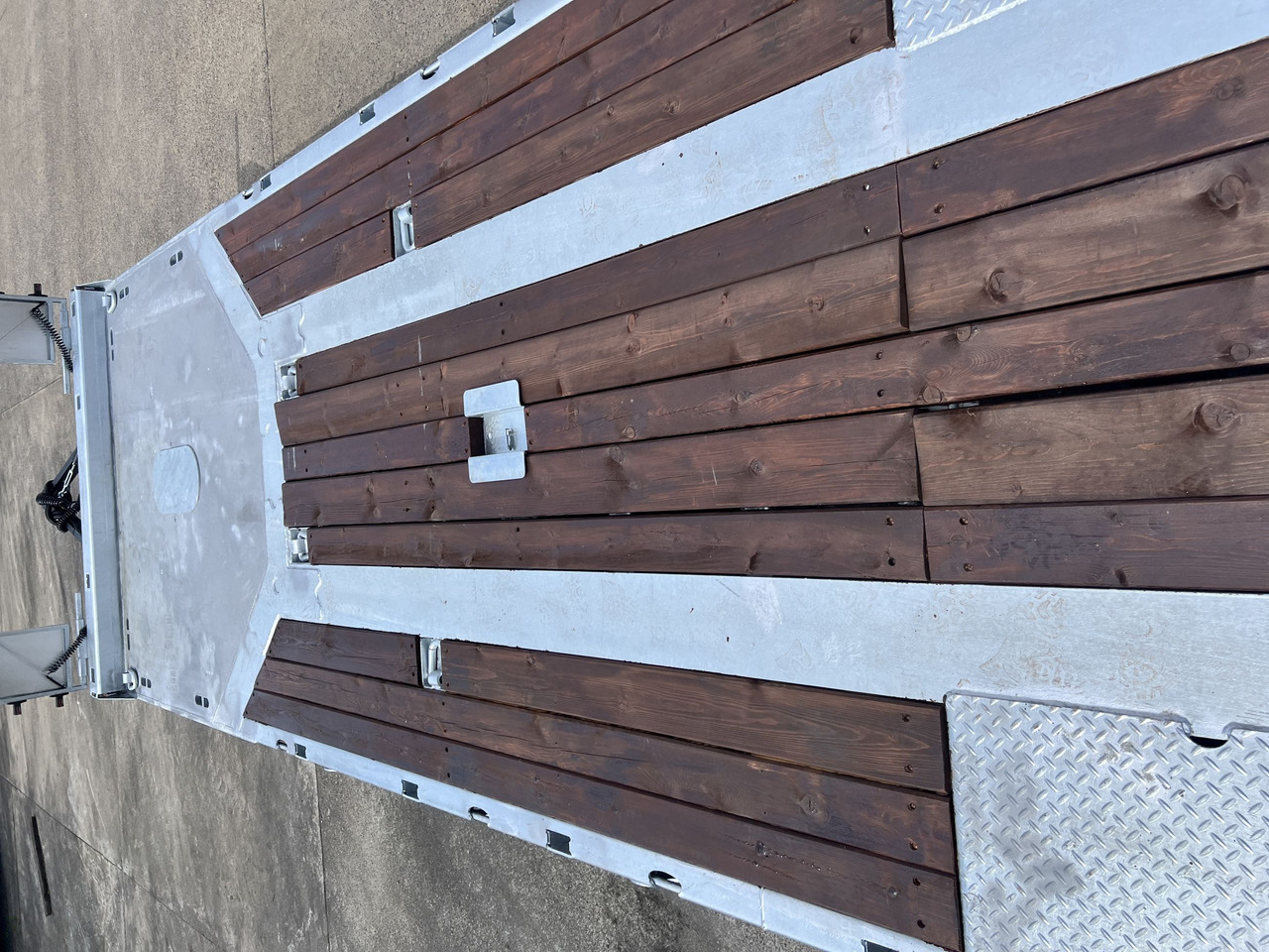 Möslein T 3-9,20 F 3 Achs Tieflader mit gerader Ladefläche 9 m, Neufahrzeug - Przyczepa niskopodwoziowa: zdjęcie 2 Möslein T 3-9,20 F 3 Achs Tieflader mit gerader Ladefläche 9 m, Neufahrzeug - Przyczepa niskopodwoziowa: zdjęcie 2