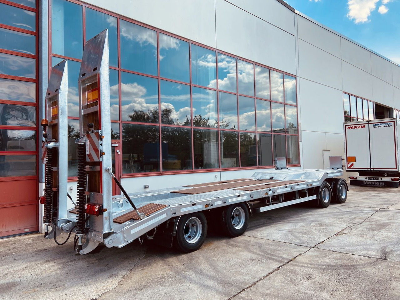 Möslein T 4 VB F 4 Achs Tieflader- Anhänger, Neufahrzeug - Przyczepa niskopodwoziowa: zdjęcie 3 Möslein T 4 VB F 4 Achs Tieflader- Anhänger, Neufahrzeug - Przyczepa niskopodwoziowa: zdjęcie 3