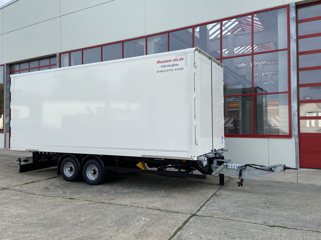 Möslein TKO 105 D 7m weiß Tandem- Koffer, Durchladbar, -- Neufahrzeug -- - Przyczepa zamknięte nadwozie: zdjęcie 2 Möslein TKO 105 D 7m weiß Tandem- Koffer, Durchladbar, -- Neufahrzeug -- - Przyczepa zamknięte nadwozie: zdjęcie 2