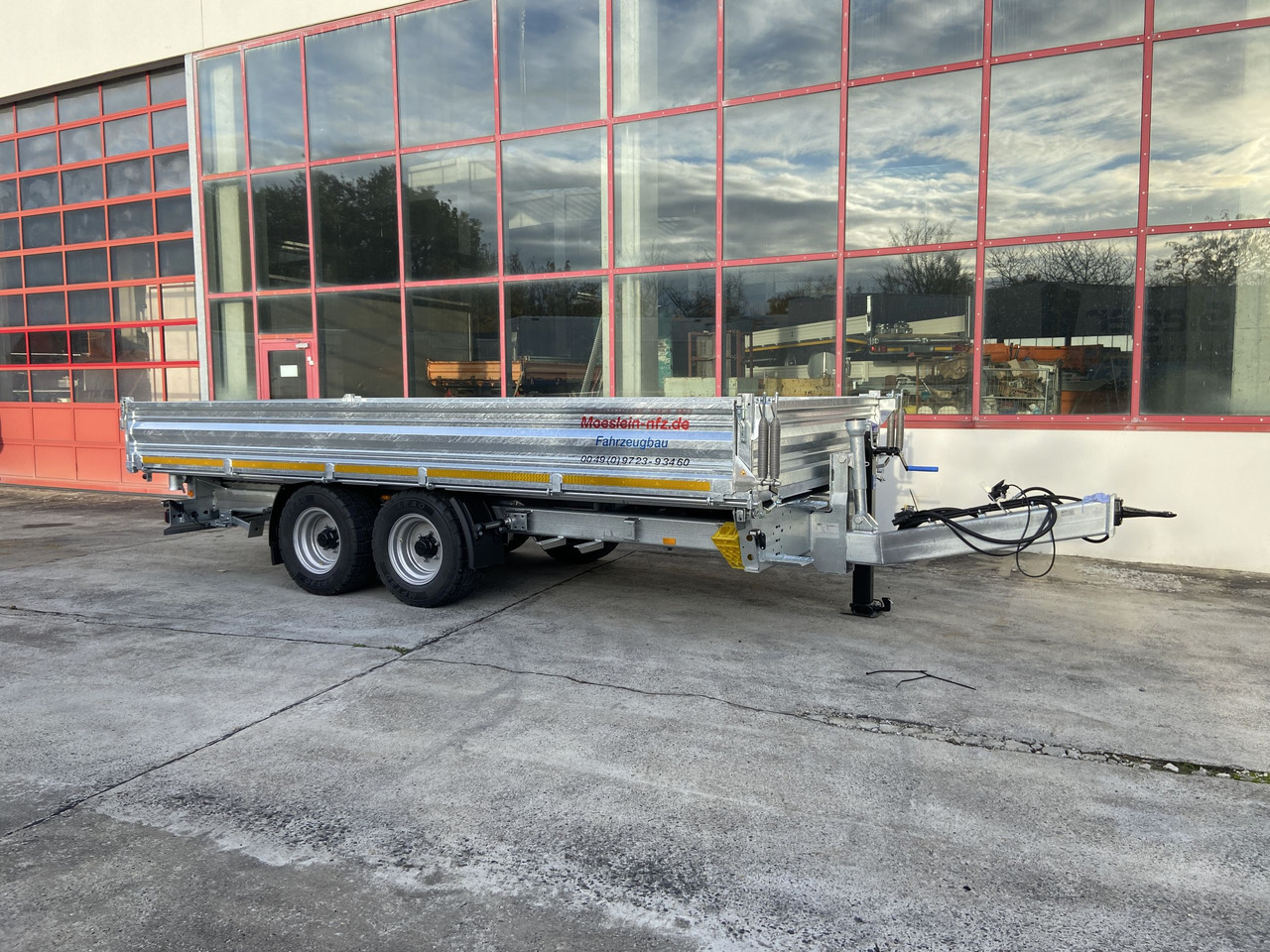 Möslein TTD 11 Breite Reifen 5,70 lang Kipper Tieflader, Breite Reifen, 5,70 m lang-- Neufahrzeug -- - Przyczepa wywrotka: zdjęcie 4 Möslein TTD 11 Breite Reifen 5,70 lang Kipper Tieflader, Breite Reifen, 5,70 m lang-- Neufahrzeug -- - Przyczepa wywrotka: zdjęcie 4