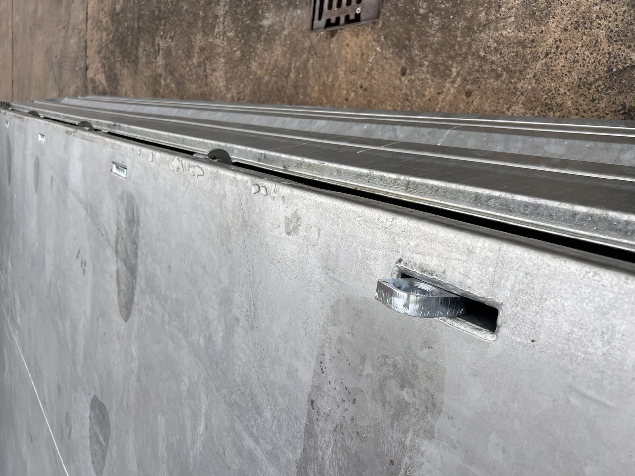 Möslein TTD 19 AB 19 t Tandem Kipper Tieflader2 x Aufsatzbordwänden-- Neufahrzeug -- - Przyczepa wywrotka: zdjęcie 5 Möslein TTD 19 AB 19 t Tandem Kipper Tieflader2 x Aufsatzbordwänden-- Neufahrzeug -- - Przyczepa wywrotka: zdjęcie 5