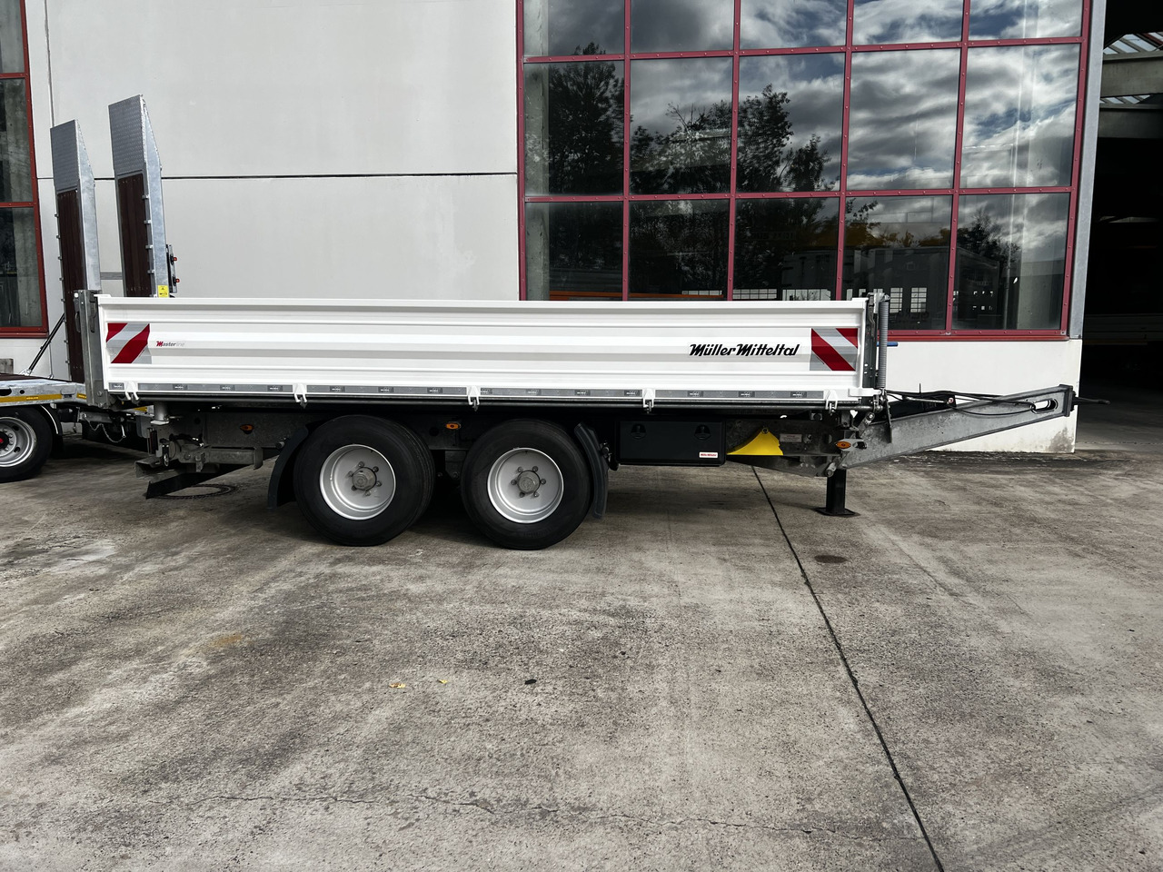 Müller Mitteltal TA-2 14,4 t Tandemkipper- Tieflader Breitbereifung NEUWERTIG - Przyczepa wywrotka: zdjęcie 2 Müller Mitteltal TA-2 14,4 t Tandemkipper- Tieflader Breitbereifung NEUWERTIG - Przyczepa wywrotka: zdjęcie 2