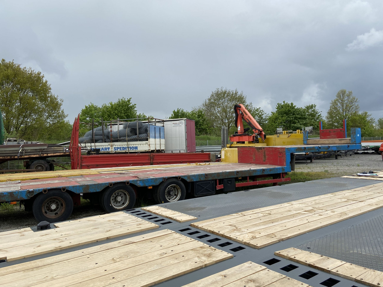 Stp 3 Achs Satteltieflader Platofür Fertigteile oder Baumaschinen - Naczepa niskopodwoziowa: zdjęcie 4 Stp 3 Achs Satteltieflader Platofür Fertigteile oder Baumaschinen - Naczepa niskopodwoziowa: zdjęcie 4