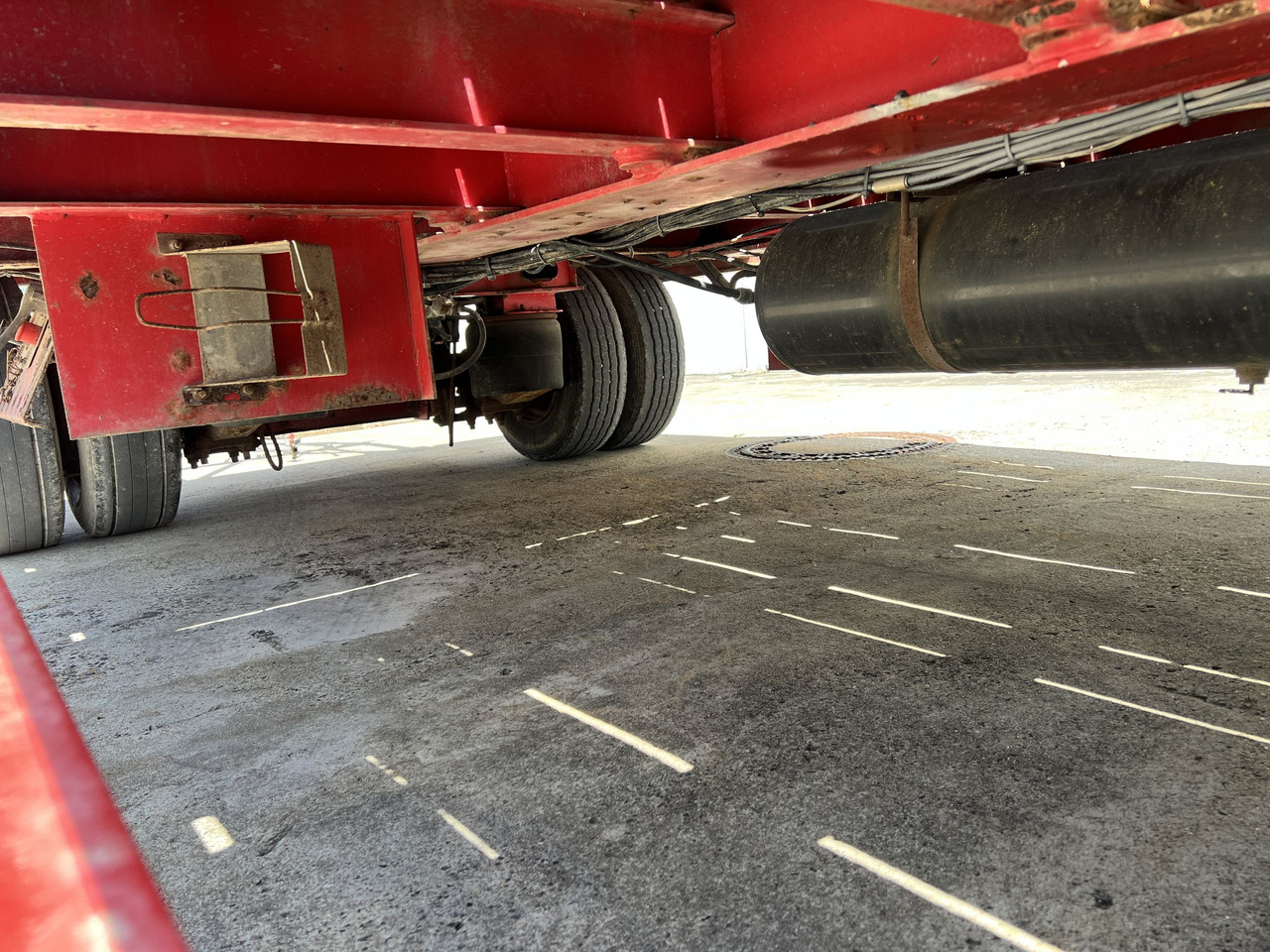 T3 3 Achs Tiefladeranhänger mit gerader Ladefläche - Przyczepa niskopodwoziowa: zdjęcie 5 T3 3 Achs Tiefladeranhänger mit gerader Ladefläche - Przyczepa niskopodwoziowa: zdjęcie 5