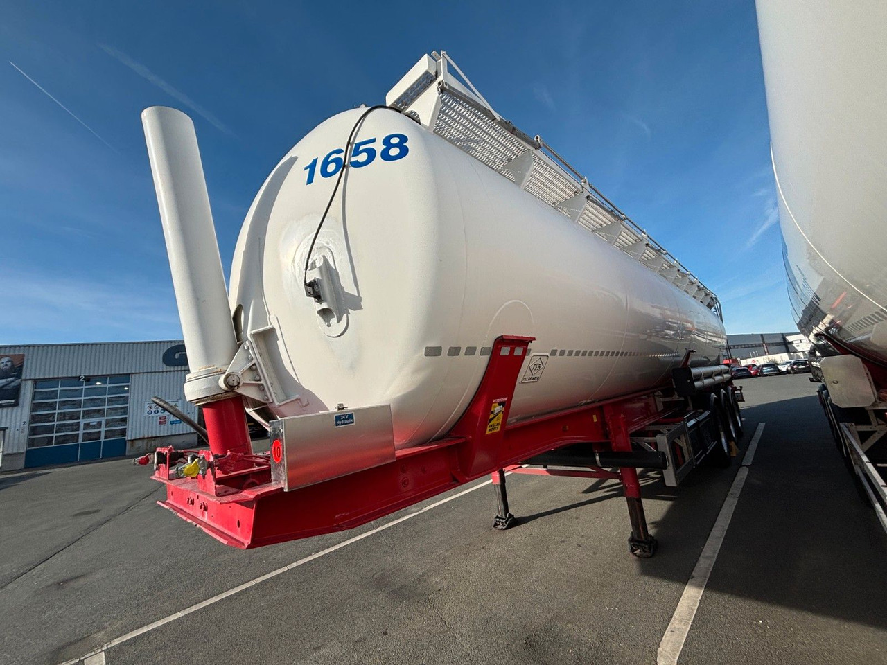 Feldbinder KIP 60.3 E-Hydraulik - Naczepa silos: zdjęcie 2 Feldbinder KIP 60.3 E-Hydraulik - Naczepa silos: zdjęcie 2