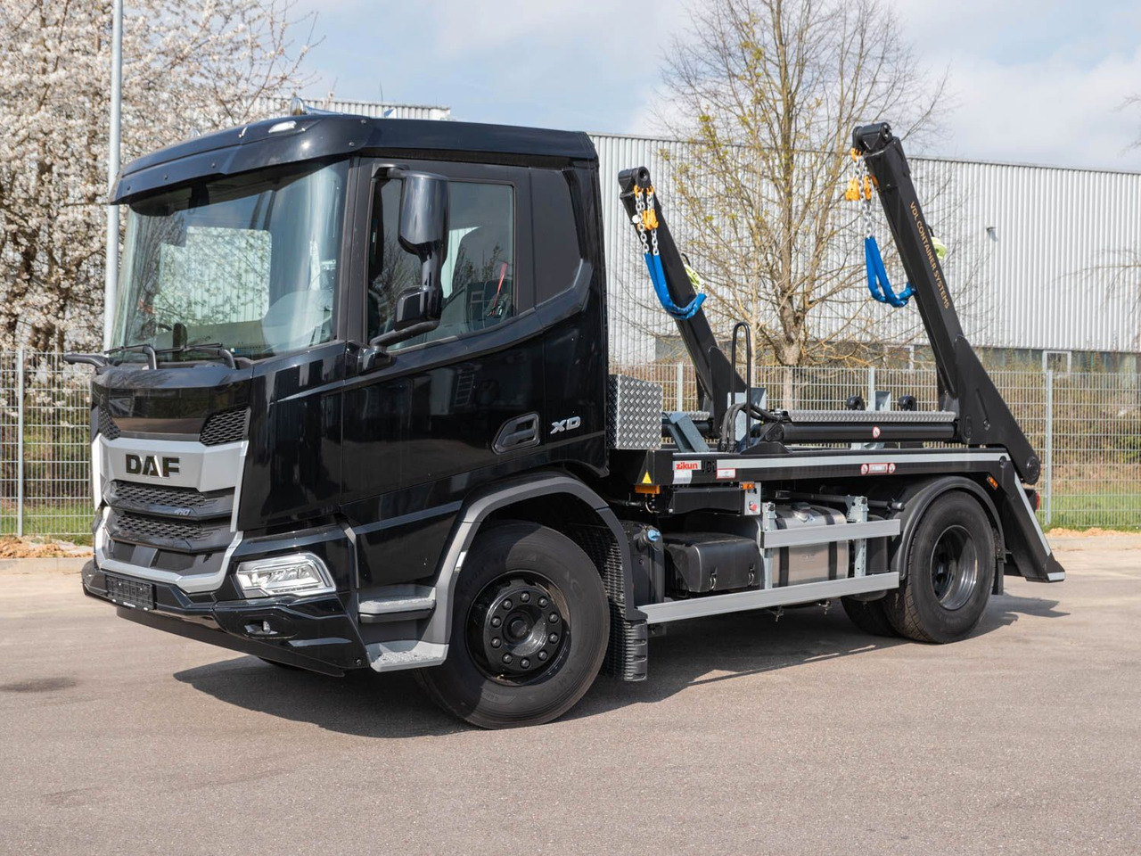 DAF FA XD 410 VDL Absetzkipper DAF FA XD 410 VDL Absetzkipper - Bramowiec: zdjęcie 3 DAF FA XD 410 VDL Absetzkipper DAF FA XD 410 VDL Absetzkipper - Bramowiec: zdjęcie 3