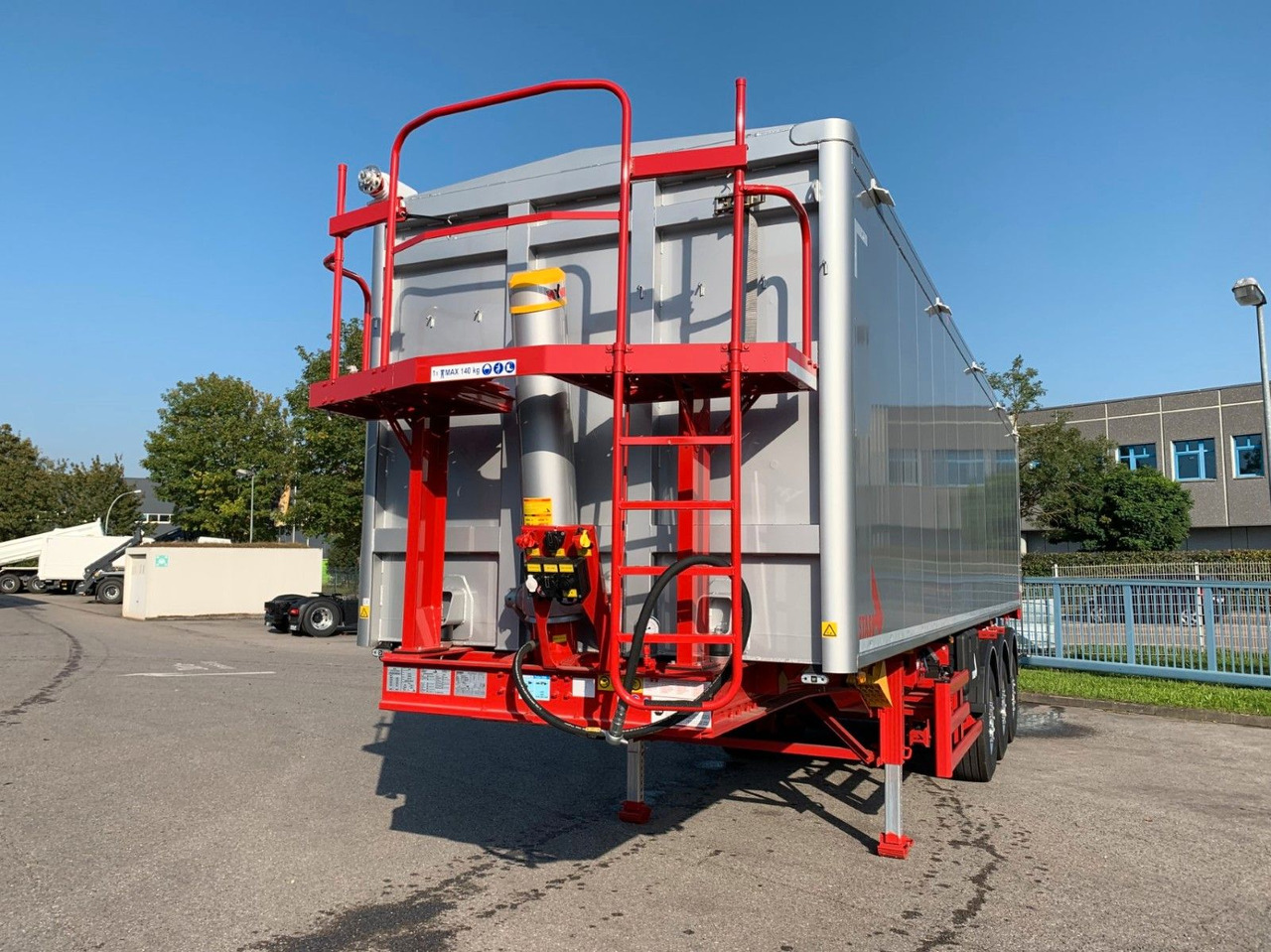 Stas Agrostar 51,8 cbm Stas Agrostar 51,8 cbm - Naczepa wywrotka: zdjęcie 4 Stas Agrostar 51,8 cbm Stas Agrostar 51,8 cbm - Naczepa wywrotka: zdjęcie 4