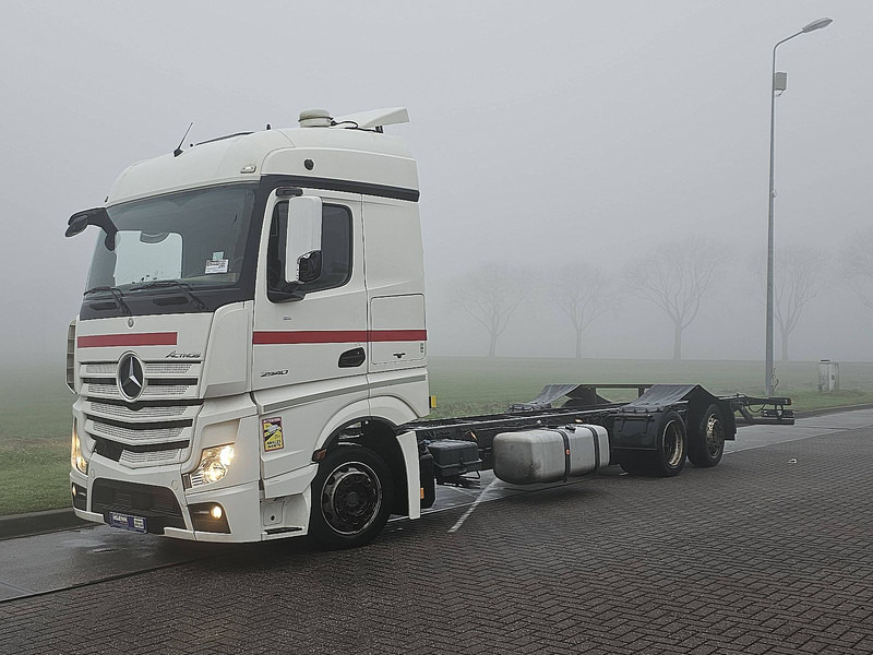 Mercedes-Benz ACTROS 2540 - Samochód ciężarowe pod zabudowę: zdjęcie 2 Mercedes-Benz ACTROS 2540 - Samochód ciężarowe pod zabudowę: zdjęcie 2
