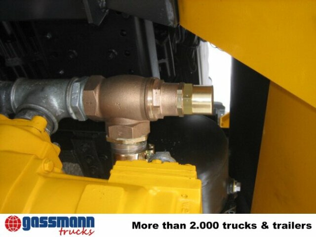 MAN TGA 26.430 6x6 - Samochód ciężarowy cysterna: zdjęcie 2 MAN TGA 26.430 6x6 - Samochód ciężarowy cysterna: zdjęcie 2