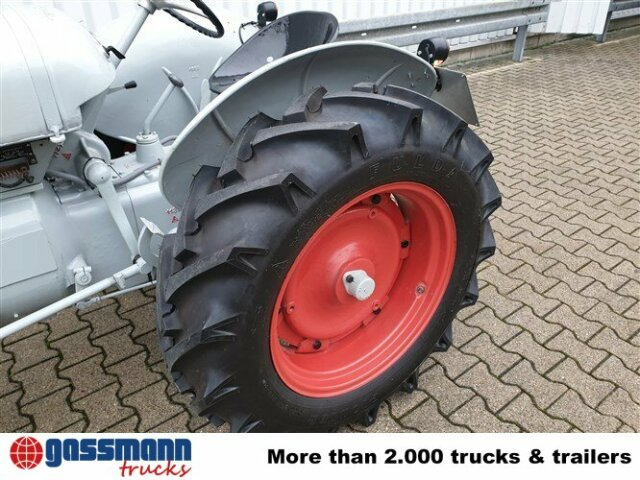 Traktor DL25 - Ciągnik rolniczy: zdjęcie 2 Traktor DL25 - Ciągnik rolniczy: zdjęcie 2