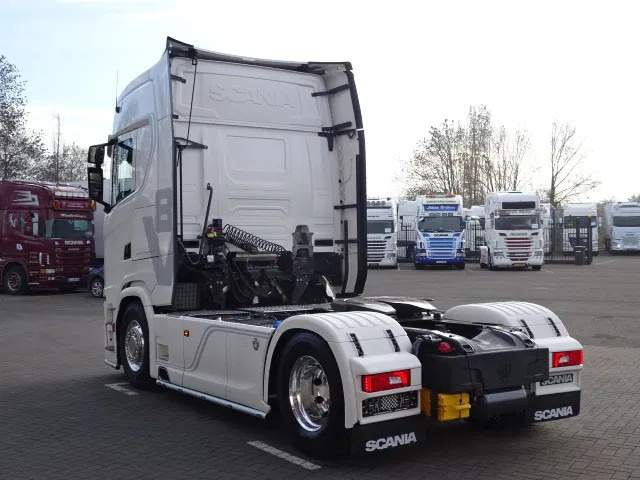 Scania 590S V8 NGS Highline 4x2 - New - Retarder - Leather - Alloy wheels Led - Navi - NEW! - Ciągnik siodłowy: zdjęcie 5 Scania 590S V8 NGS Highline 4x2 - New - Retarder - Leather - Alloy wheels Led - Navi - NEW! - Ciągnik siodłowy: zdjęcie 5