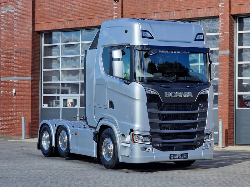 Scania 660S V8 NGS Highline 6x2/4 - New - Full spec - Retarder - Night clima - Led - Leather - Navi - Ciągnik siodłowy: zdjęcie 1 Scania 660S V8 NGS Highline 6x2/4 - New - Full spec - Retarder - Night clima - Led - Leather - Navi - Ciągnik siodłowy: zdjęcie 1