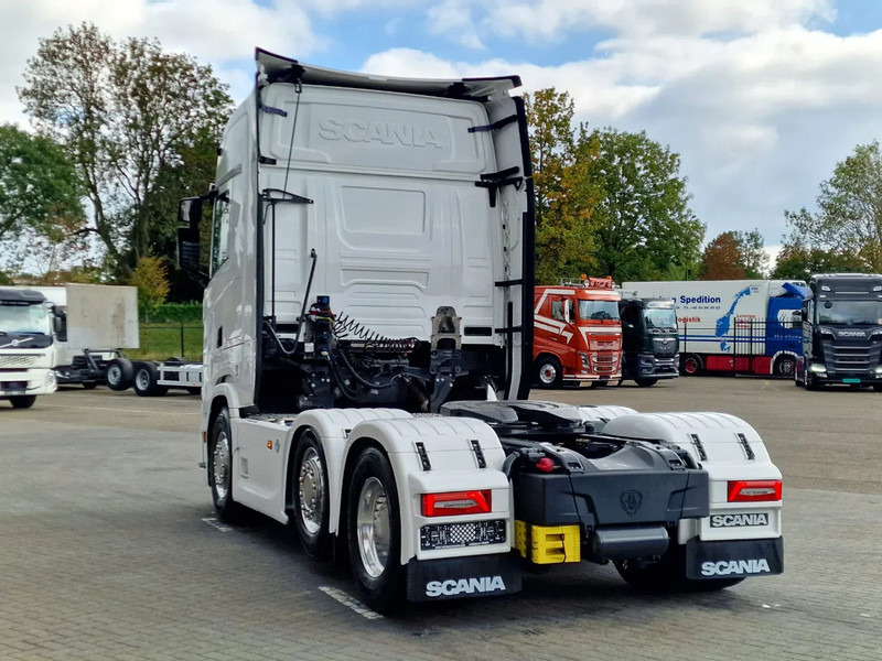 Scania 770S V8 NGS Highline 6x2/4 - New - Old dashboard - Full spec - Retarder - Night clima - Led - Leather - Navi - Ciągnik siodłowy: zdjęcie 5 Scania 770S V8 NGS Highline 6x2/4 - New - Old dashboard - Full spec - Retarder - Night clima - Led - Leather - Navi - Ciągnik siodłowy: zdjęcie 5