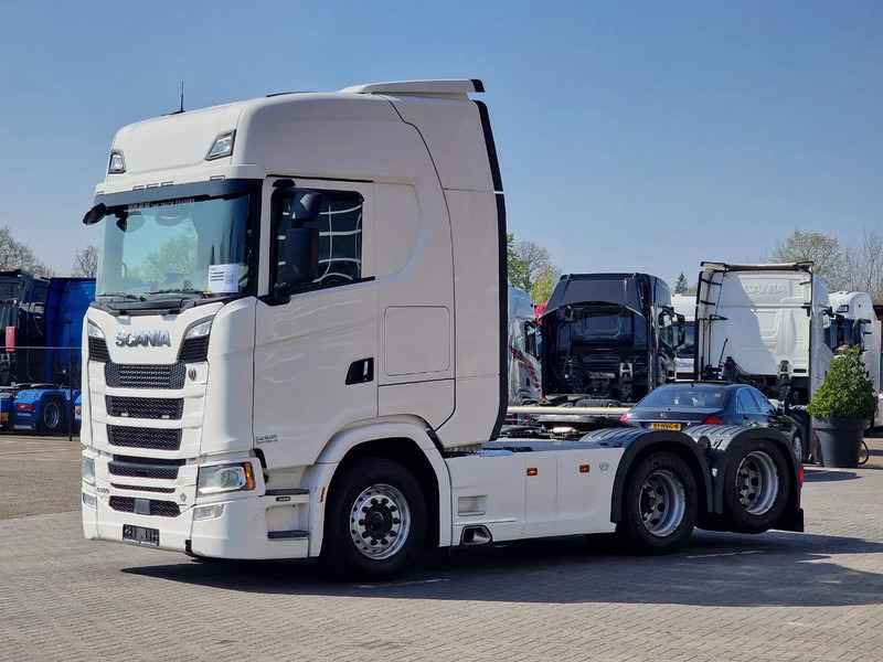 Scania S580 V8 NGS Highline 6x2 - Retarder - Full air - 3.15 WB - Navi - Led - Ciągnik siodłowy: zdjęcie 3 Scania S580 V8 NGS Highline 6x2 - Retarder - Full air - 3.15 WB - Navi - Led - Ciągnik siodłowy: zdjęcie 3