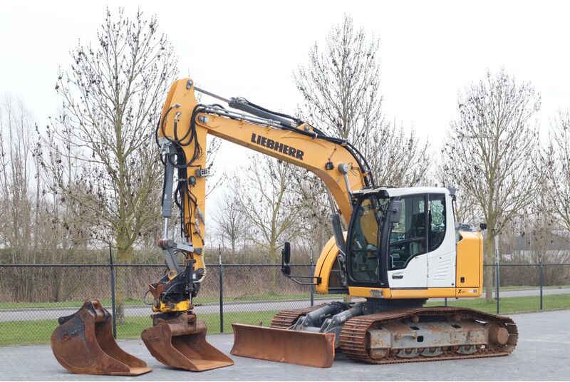 Liebherr R914 COMPACT STD | ROTOTILT | 2X BUCKET | DOZERBLADE - Koparka gąsienicowa: zdjęcie 2 Liebherr R914 COMPACT STD | ROTOTILT | 2X BUCKET | DOZERBLADE - Koparka gąsienicowa: zdjęcie 2