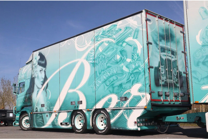 Scania R560 V8 | BERTHONS HOT ROD | CUSTOM SPECIAL TRUCK - Samochód ciężarowy furgon: zdjęcie 3 Scania R560 V8 | BERTHONS HOT ROD | CUSTOM SPECIAL TRUCK - Samochód ciężarowy furgon: zdjęcie 3