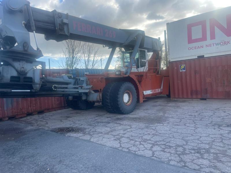 Ferrari F269.5 - Reach stacker: zdjęcie 1 Ferrari F269.5 - Reach stacker: zdjęcie 1