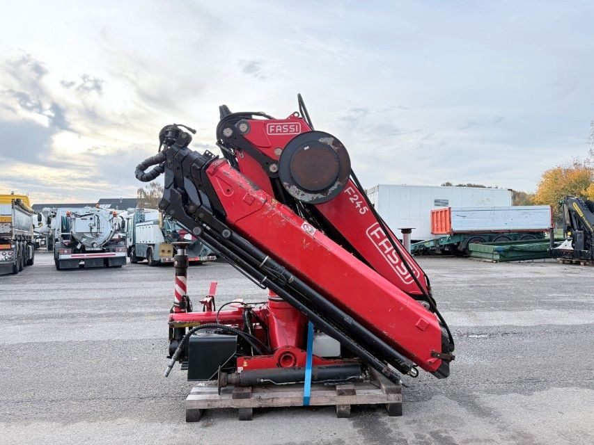Fassi F245A.2.25 E-Dynamic Radio Remote / Crane - Samochod ciężarowy z HDS: zdjęcie 1 Fassi F245A.2.25 E-Dynamic Radio Remote / Crane - Samochod ciężarowy z HDS: zdjęcie 1