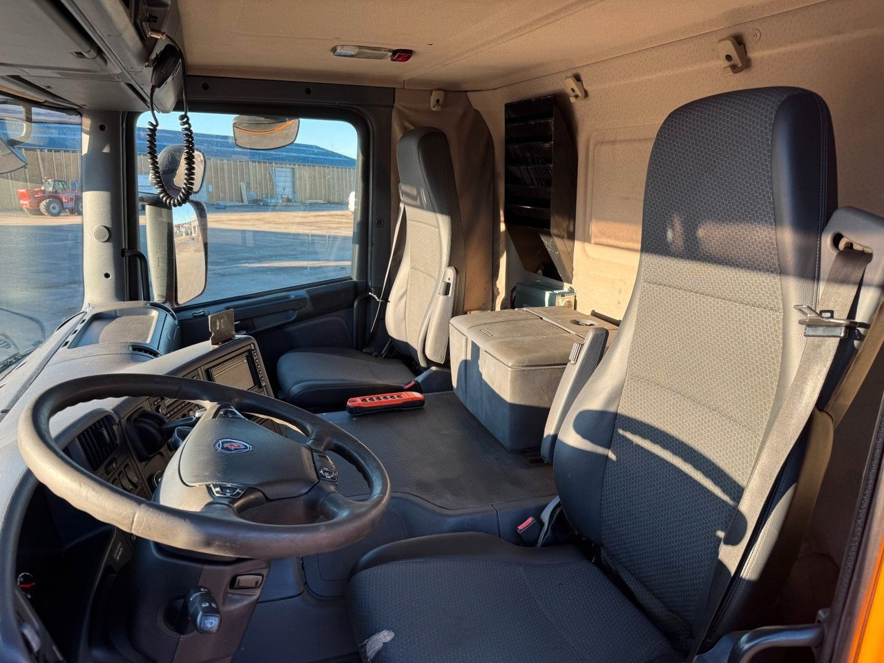 Scania P400 6x2*4 Hvidtved Larsen Flexline 310 - Samochód asenizacyjny: zdjęcie 5 Scania P400 6x2*4 Hvidtved Larsen Flexline 310 - Samochód asenizacyjny: zdjęcie 5