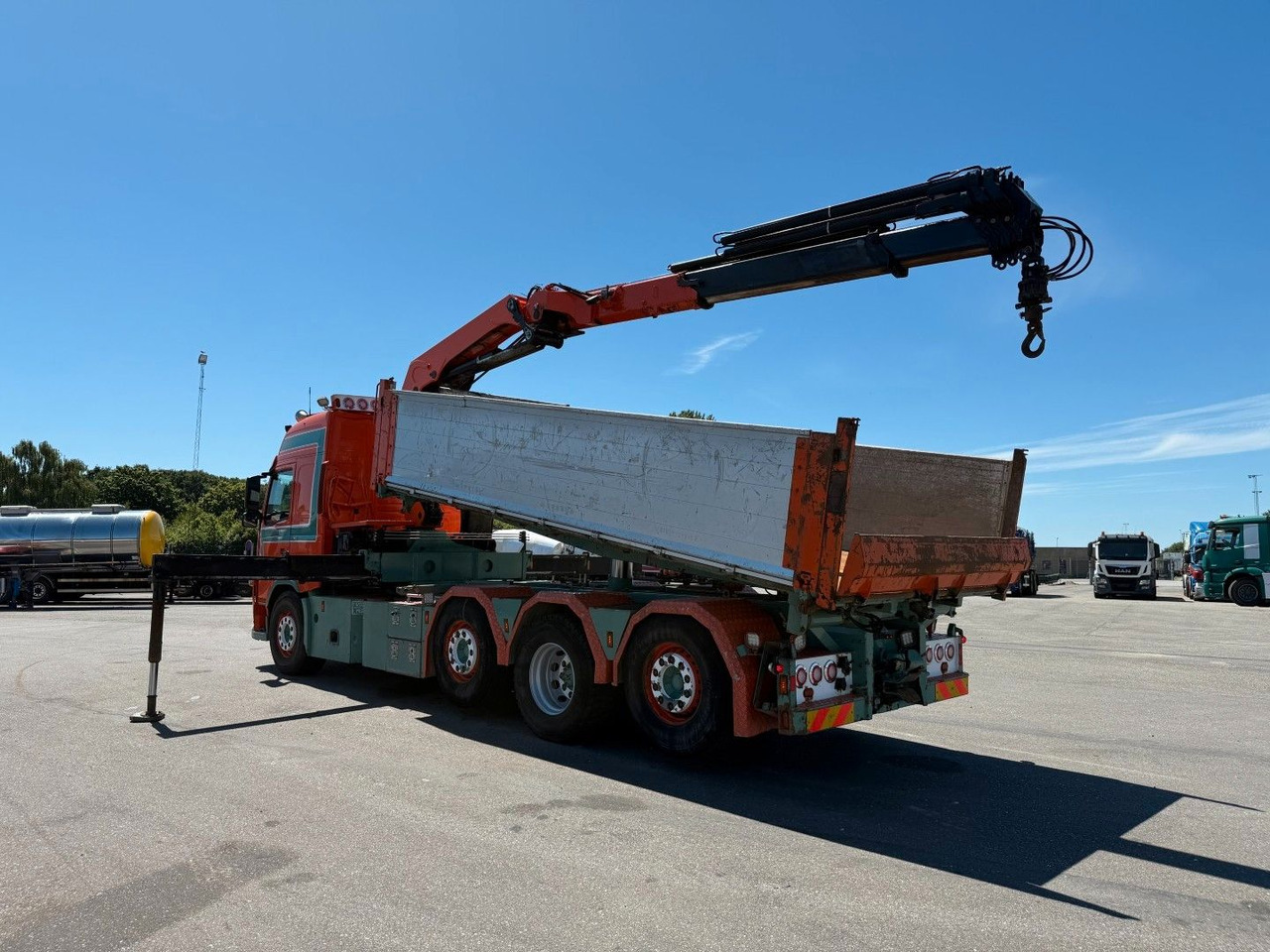Volvo FM500 8x2*6 Crane HMF 2620 K5 Pendel Tipper - Samochod ciężarowy z HDS: zdjęcie 4 Volvo FM500 8x2*6 Crane HMF 2620 K5 Pendel Tipper - Samochod ciężarowy z HDS: zdjęcie 4