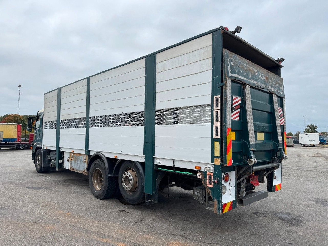 Volvo FM9 380 6x2*4 Tiertransporter / Livestock - Koniowóz: zdjęcie 4 Volvo FM9 380 6x2*4 Tiertransporter / Livestock - Koniowóz: zdjęcie 4