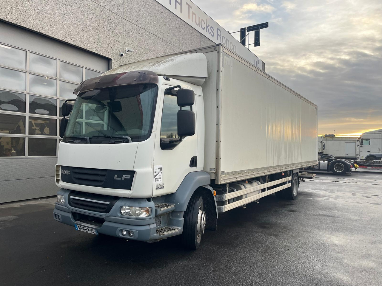 DAF LF 55.220 - Samochód ciężarowy furgon: zdjęcie 1 DAF LF 55.220 - Samochód ciężarowy furgon: zdjęcie 1