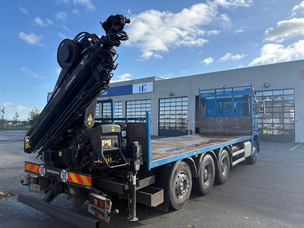 Mercedes Arocs 3240 - Samochód ciężarowy skrzyniowy/ Platforma: zdjęcie 3 Mercedes Arocs 3240 - Samochód ciężarowy skrzyniowy/ Platforma: zdjęcie 3