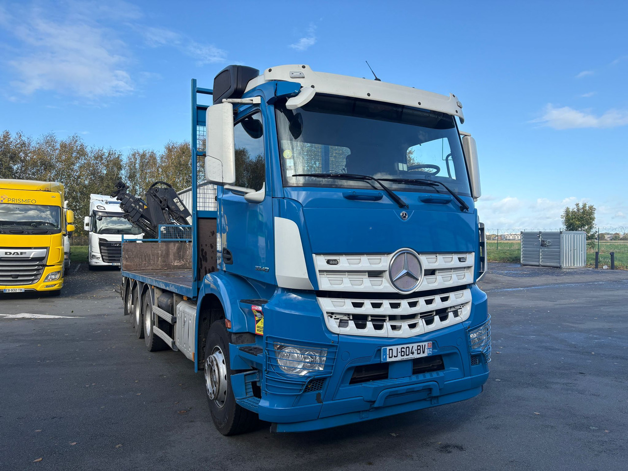 Mercedes Arocs 3240 - Samochód ciężarowy skrzyniowy/ Platforma: zdjęcie 2 Mercedes Arocs 3240 - Samochód ciężarowy skrzyniowy/ Platforma: zdjęcie 2