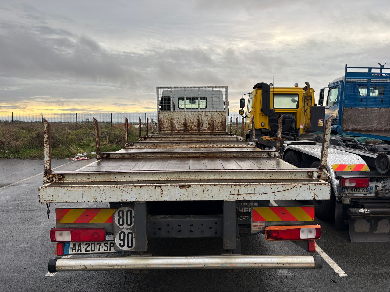 Renault Premium 370 DXI - Samochód ciężarowy skrzyniowy/ Platforma: zdjęcie 5 Renault Premium 370 DXI - Samochód ciężarowy skrzyniowy/ Platforma: zdjęcie 5
