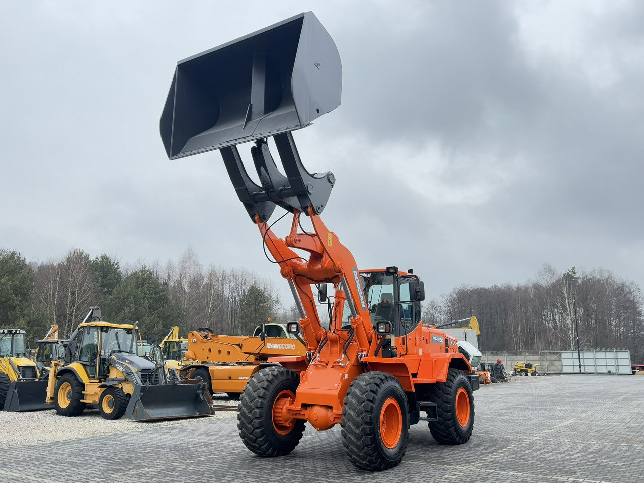 Doosan DL250 14,5Ton Łyżka Wysokiego Wysypu !!! - Ładowarka kołowa: zdjęcie 4 Doosan DL250 14,5Ton Łyżka Wysokiego Wysypu !!! - Ładowarka kołowa: zdjęcie 4